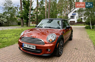 Хэтчбек MINI Cooper 2011 в 