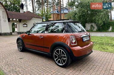 Хэтчбек MINI Cooper 2011 в 