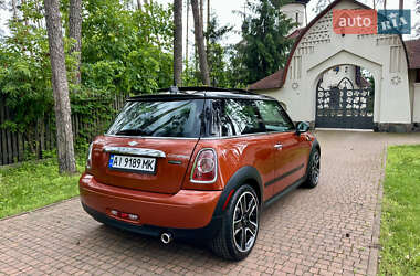 Хэтчбек MINI Cooper 2011 в 
