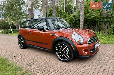 Хэтчбек MINI Cooper 2011 в 