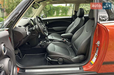 Хэтчбек MINI Cooper 2011 в 
