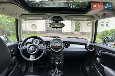 Хэтчбек MINI Cooper 2011 в 