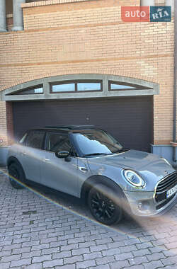 Хэтчбек MINI Cooper 2021 в 