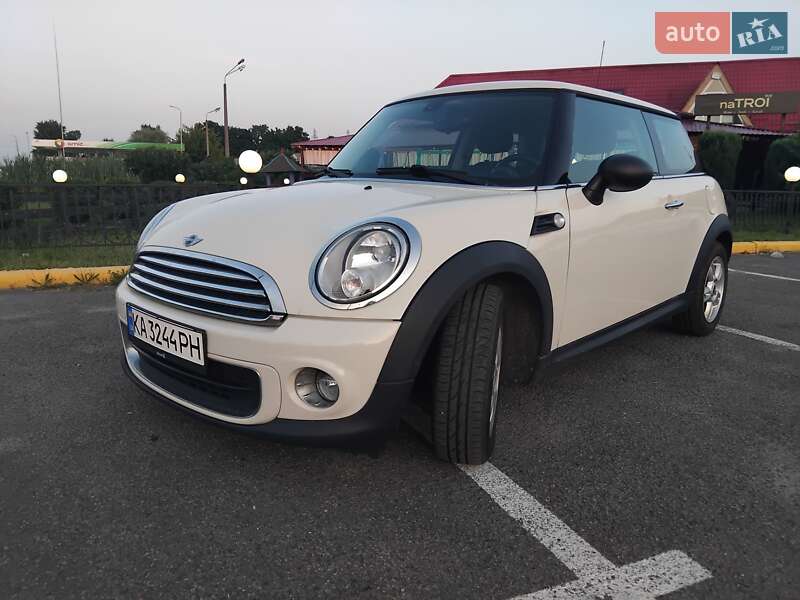 Хэтчбек MINI Cooper 2011 в Киеве