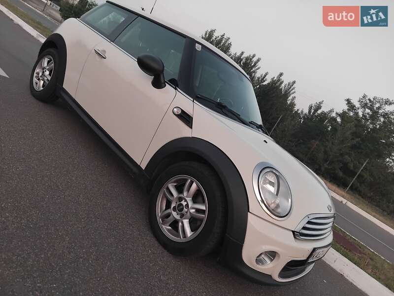 Хэтчбек MINI Cooper 2011 в Киеве