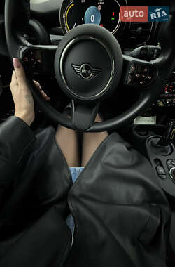 Хэтчбек MINI Cooper 2022 в 