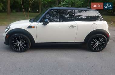 Хэтчбек MINI Cooper 2013 в 