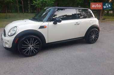 Хэтчбек MINI Cooper 2013 в 