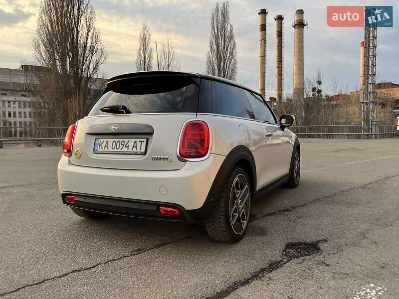 Хэтчбек MINI Cooper 2019 в Киеве