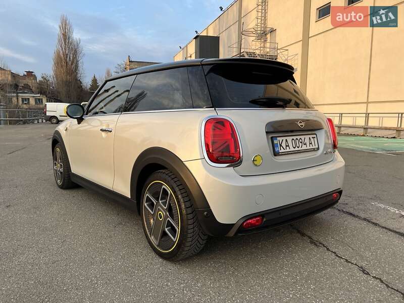 Хэтчбек MINI Cooper 2019 в Киеве