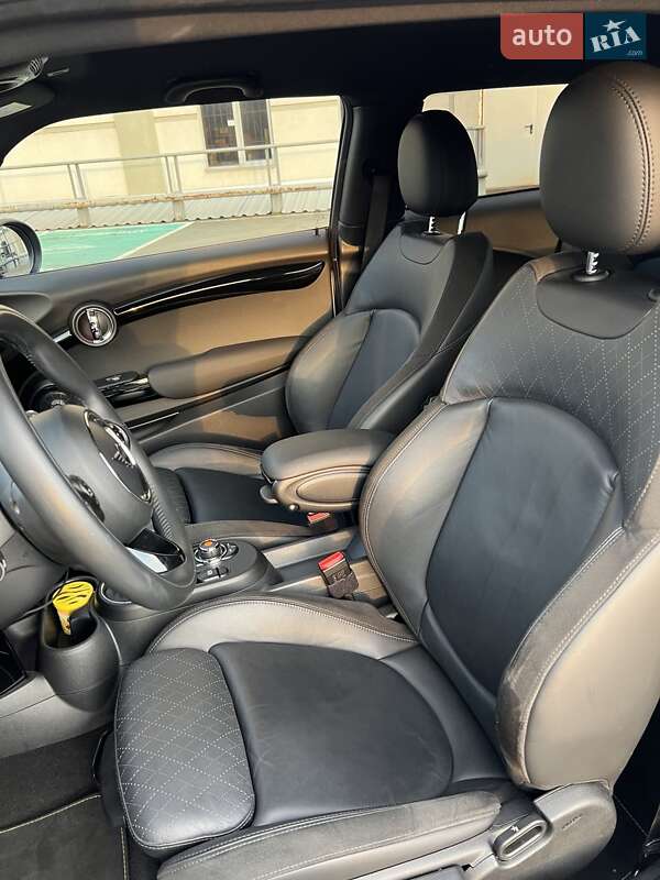 Хэтчбек MINI Cooper 2019 в Киеве