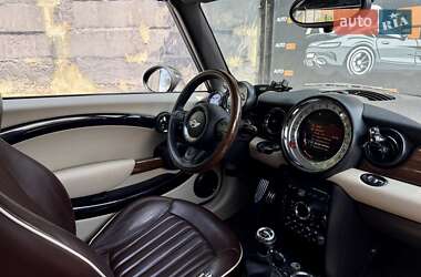 Хэтчбек MINI Cooper 2011 в 