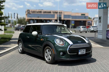 Хэтчбек MINI Cooper 2015 в 