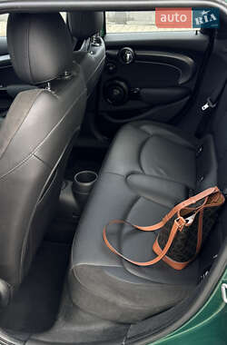 Хэтчбек MINI Cooper 2021 в 