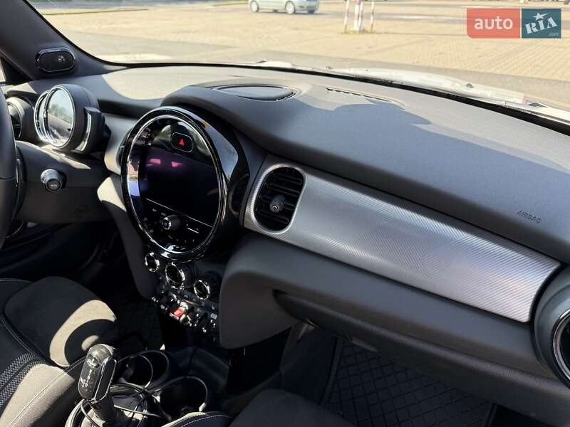 Хэтчбек MINI Cooper 2021 в Киеве