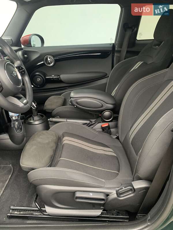 Хэтчбек MINI Cooper 2021 в Львове