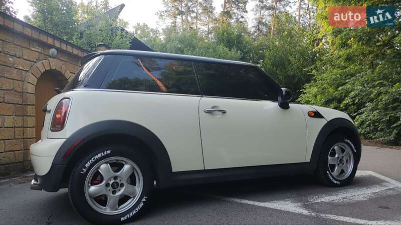 Хэтчбек MINI Cooper 2010 в Киеве