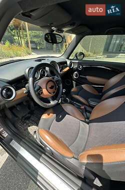 Хэтчбек MINI Cooper 2011 в 