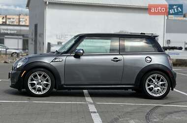 Хэтчбек MINI Cooper 2009 в 