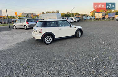 Хэтчбек MINI Cooper 2012 в 