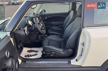 Хэтчбек MINI Cooper 2012 в 