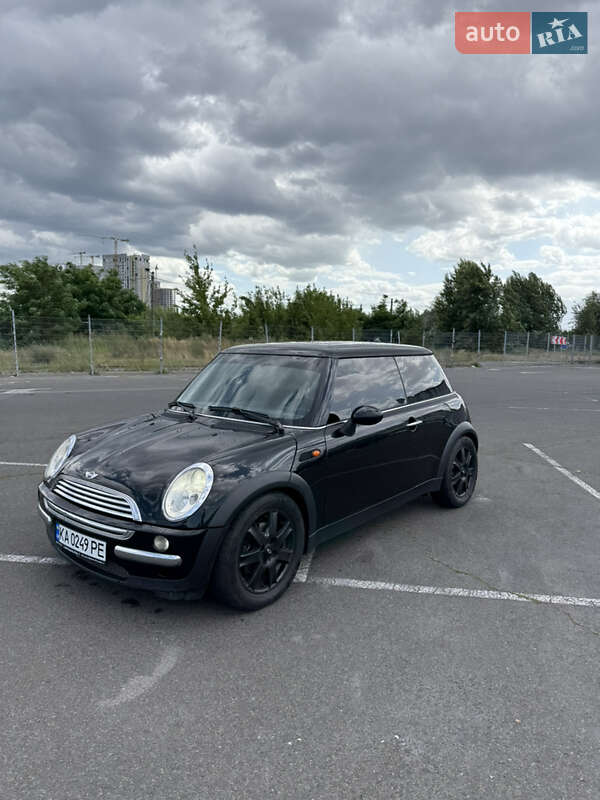 Хэтчбек MINI Cooper 2003 в Киеве