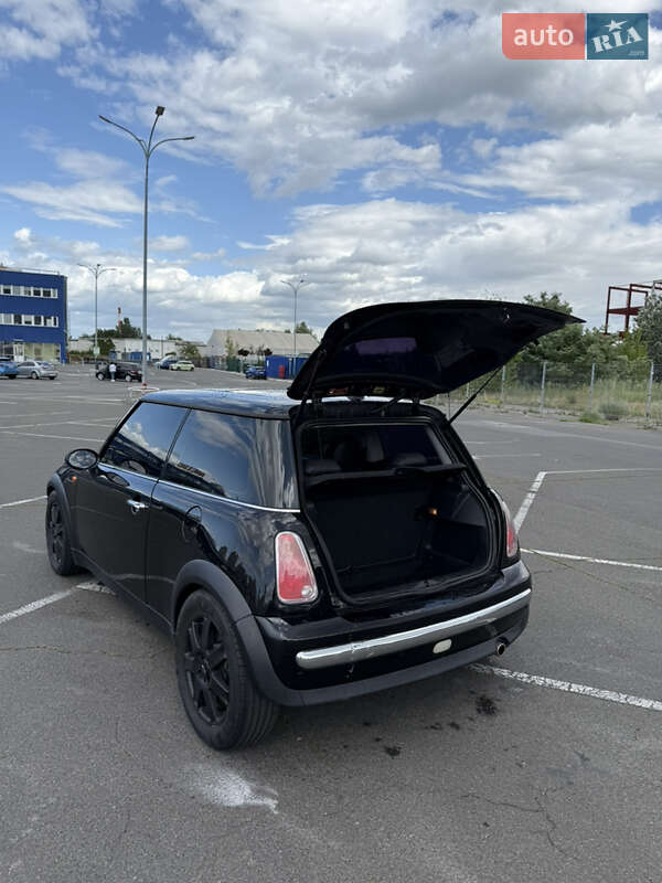 Хэтчбек MINI Cooper 2003 в Киеве