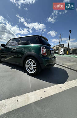 Хэтчбек MINI Cooper 2012 в 