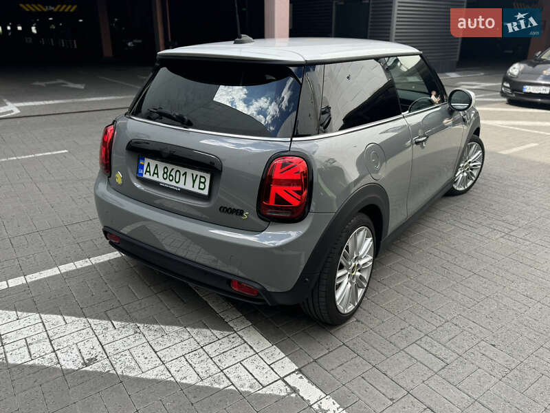 Хэтчбек MINI Cooper 2021 в Киеве