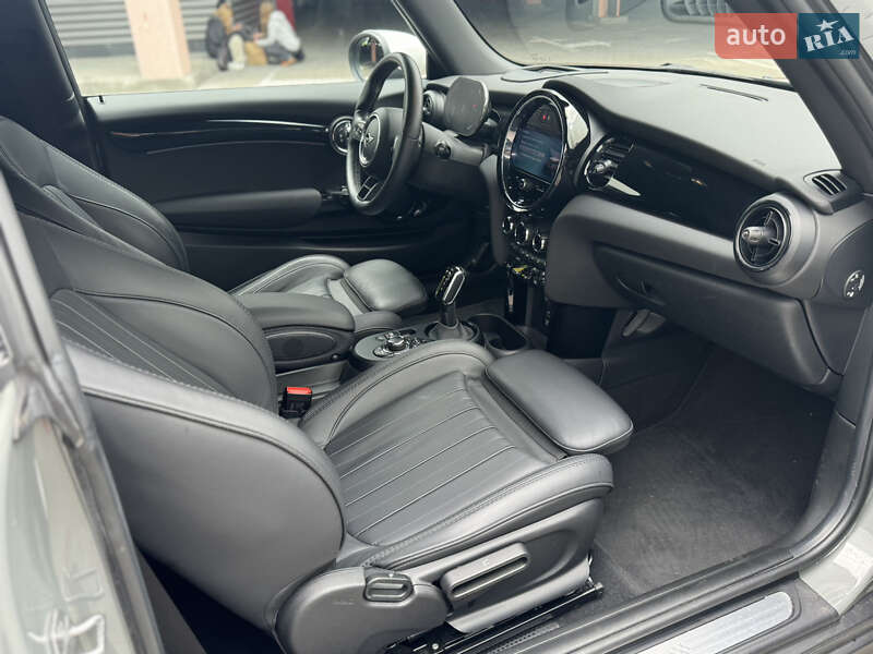 Хэтчбек MINI Cooper 2021 в Киеве