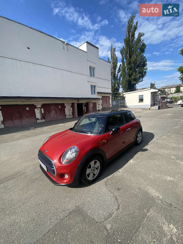 Хэтчбек MINI Cooper 2016 в Киеве