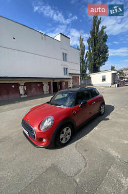 Хэтчбек MINI Cooper 2016 в 