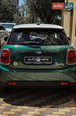 Хэтчбек MINI Cooper 2022 в 
