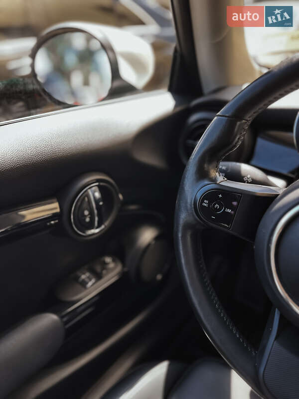 Хэтчбек MINI Cooper 2022 в Николаеве