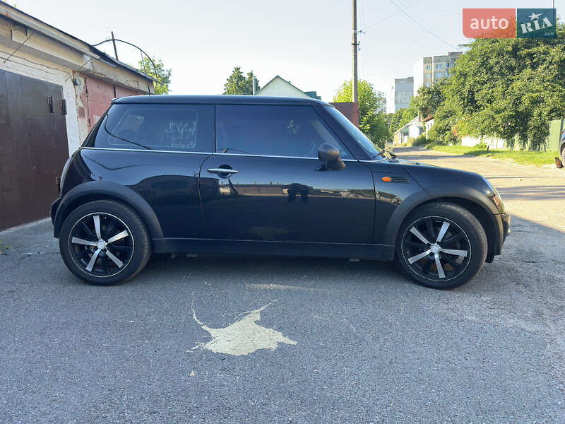 Хэтчбек MINI Cooper 2002 в Чернигове