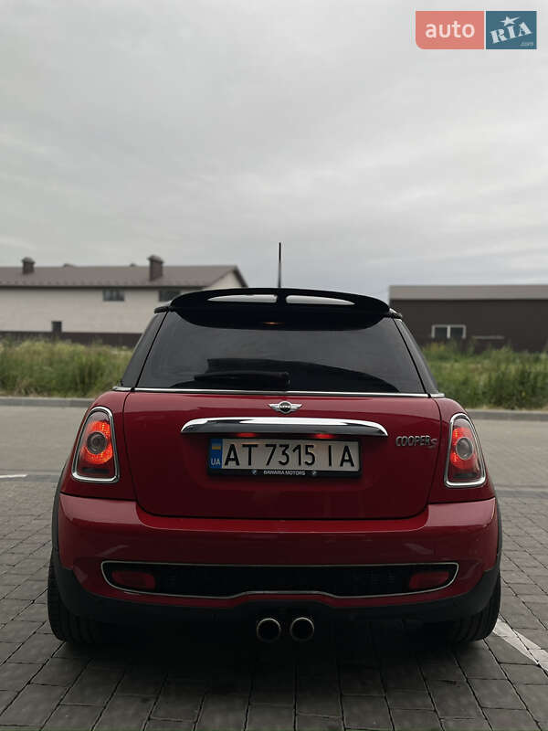 Хэтчбек MINI Cooper 2009 в Ивано-Франковске