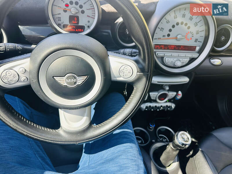 Хэтчбек MINI Cooper 2010 в Киеве