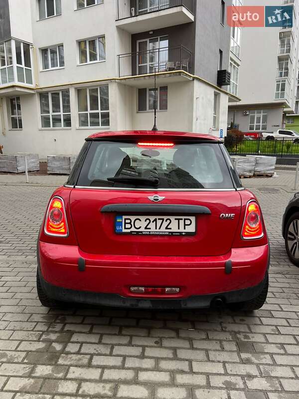 Хэтчбек MINI Cooper 2012 в Львове
