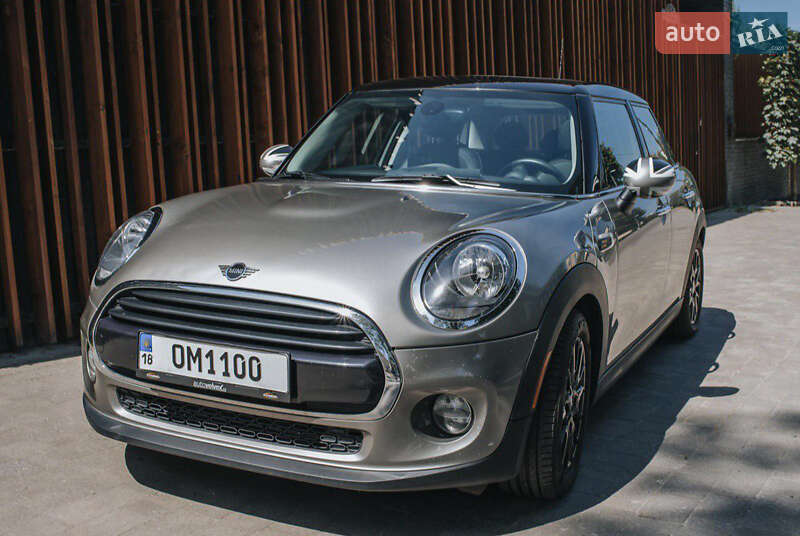 Хэтчбек MINI Cooper 2019 в 