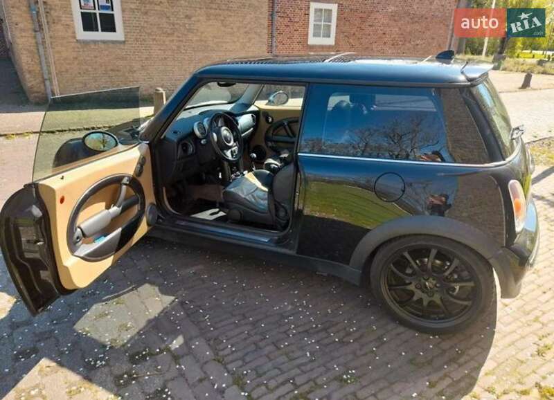 Хэтчбек MINI Cooper 2004 в Ровно