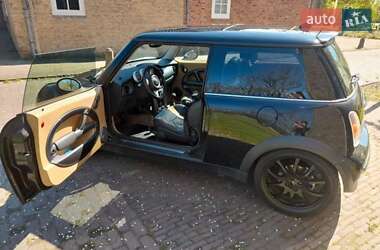 Хэтчбек MINI Cooper 2004 в 