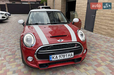 Хетчбек MINI Cooper 2015 в 