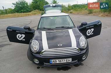 Хэтчбек MINI Cooper 2010 в 