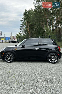 Хетчбек MINI Cooper 2016 в 