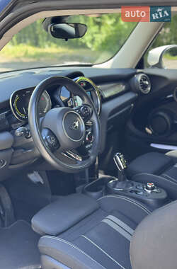 Хетчбек MINI Cooper 2021 в 