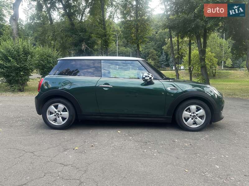 Хетчбек MINI Cooper 2016 в Києві