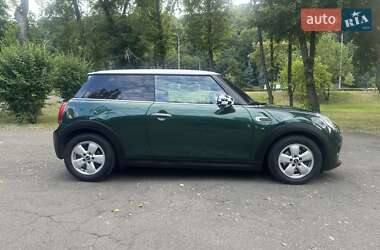 Хэтчбек MINI Cooper 2016 в 