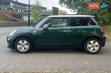 Хэтчбек MINI Cooper 2016 в 