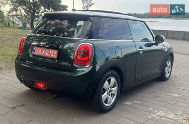 Хэтчбек MINI Cooper 2016 в 