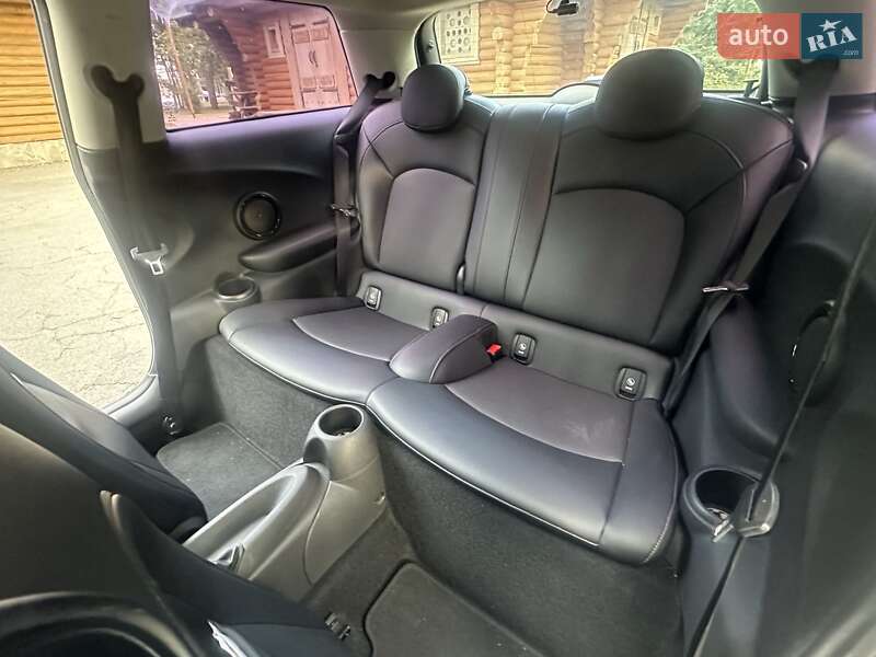 Хетчбек MINI Cooper 2016 в Києві